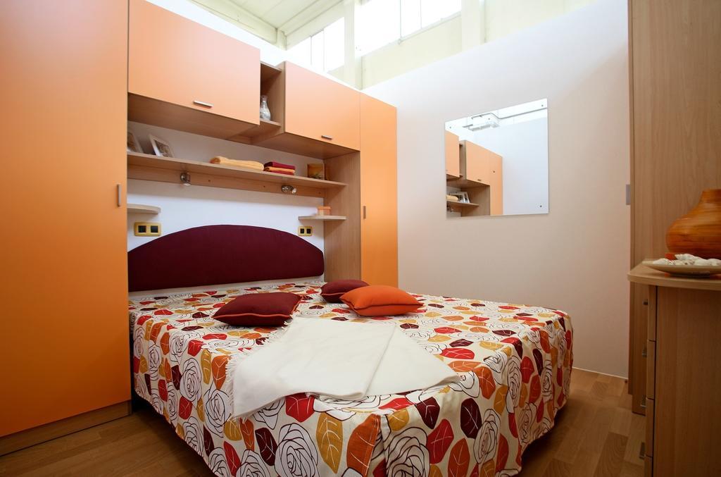 Le Esperidi Camping Ecoresort มารินา ดิ บิบโบนา ห้อง รูปภาพ